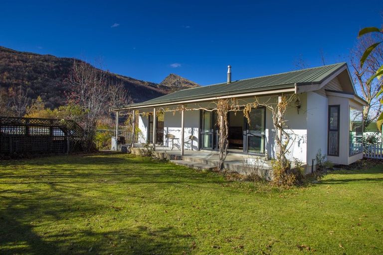 Photo of property in 4 Payne Place, Arrowtown, 9302