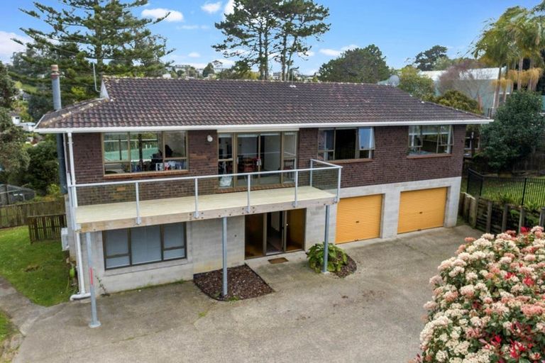 Photo of property in 48a Woodlands Crescent, Browns Bay, Auckland, 0630