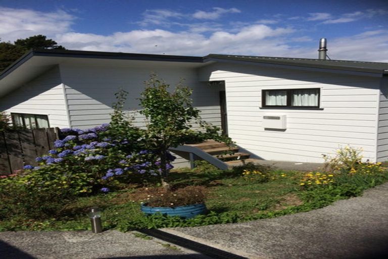 Photo of property in 1/126 Tirohanga Road, Tirohanga, Lower Hutt, 5010