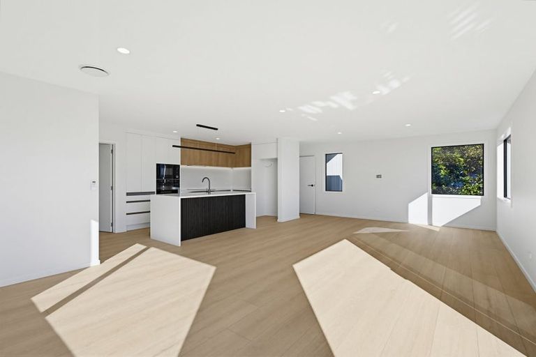 Photo of property in 8a Cedar Terrace, Stanmore Bay, Whangaparaoa, 0932