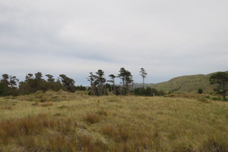 Photo of property in 22 Pukenui Drive, Mahia, 4198