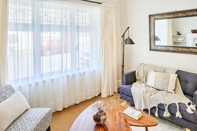 Photo of property in 6 Porritt Avenue, Mount Victoria, Wellington, 6011