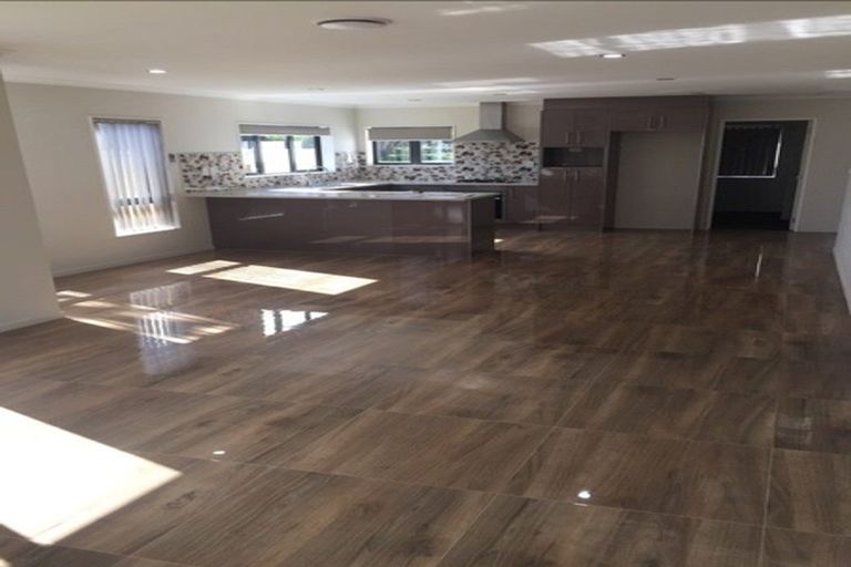 Photo of property in 1 Takahe Avenue, Takanini, 2112