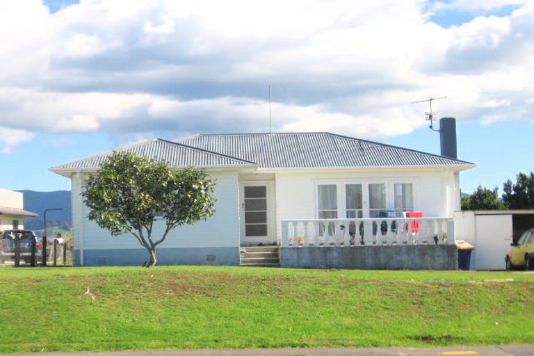 Photo of property in 192 Great North Road, Glendene, Auckland, 0612