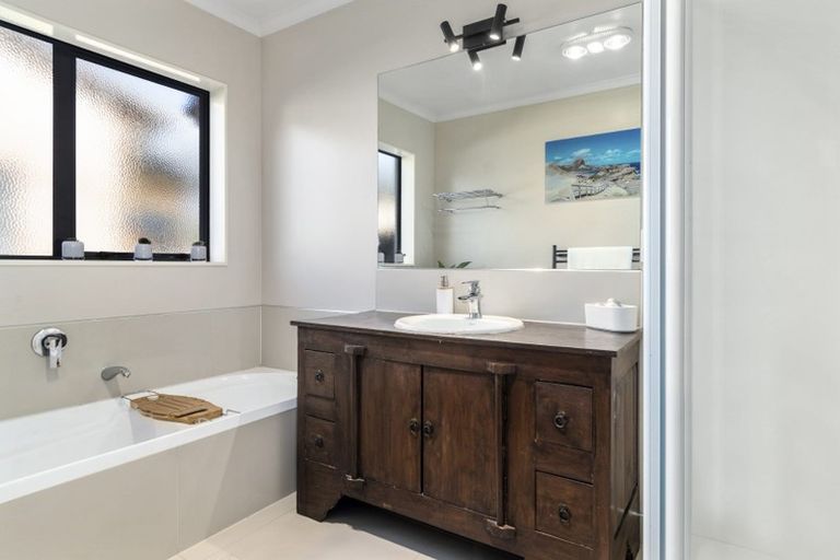 Photo of property in 15 Riddington Rise, Ohauiti, Tauranga, 3112