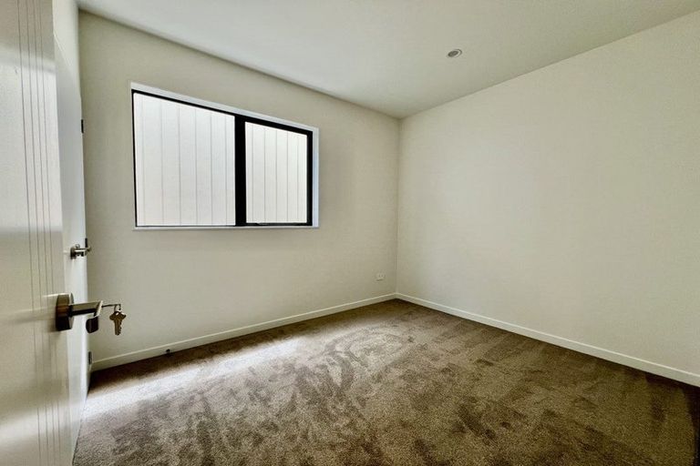 Photo of property in 24 Neretva Avenue, Massey, Auckland, 0614