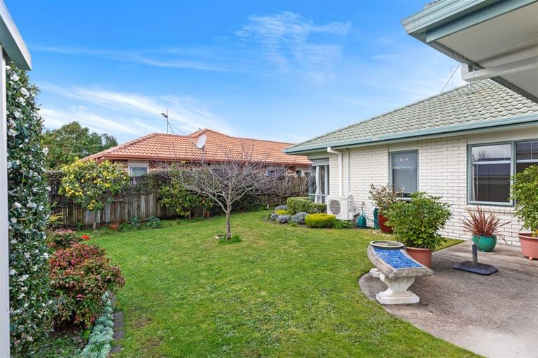 Photo of property in 27 Lavender Place, Papamoa Beach, Papamoa, 3118