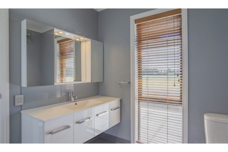 Photo of property in 16 Oak Street, Orari, Geraldine, 7992