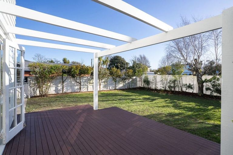 Photo of property in 8 Bradshaw Terrace, Riccarton, Christchurch, 8011