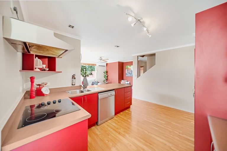 Photo of property in 1/39 Marriott Road, Pakuranga, Auckland, 2010