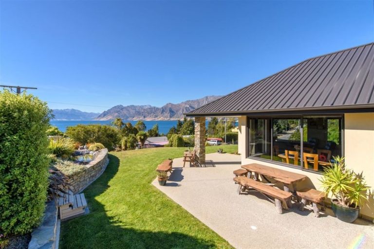 Photo of property in 115 Lakeview Terrace, Lake Hawea, Wanaka, 9382