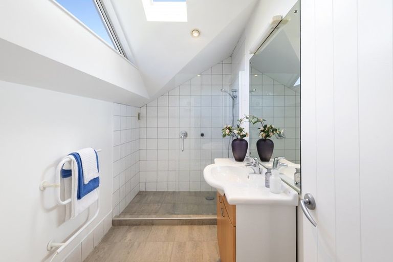 Photo of property in 4a Cleary Terrace, Cockle Bay, Auckland, 2014