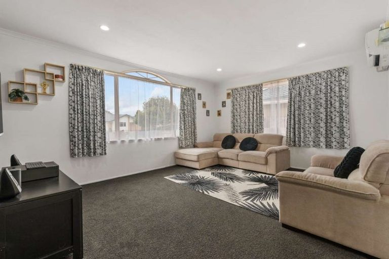 Photo of property in 10 Aldershot Place, Nawton, Hamilton, 3200