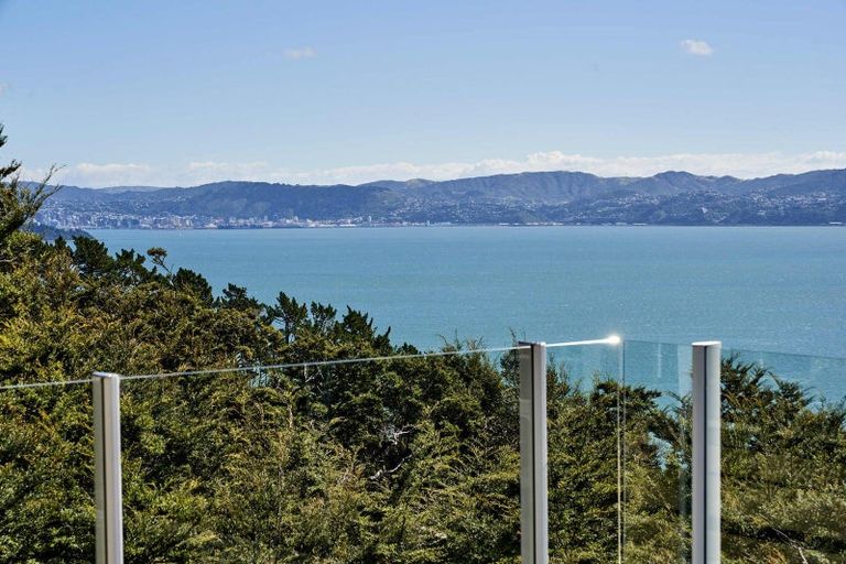 Photo of property in 18 Huia Road, Days Bay, Lower Hutt, 5013