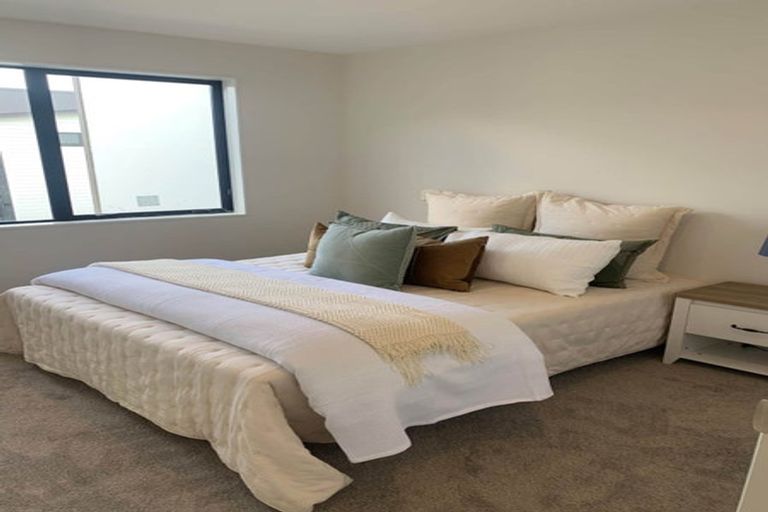 Photo of property in 7 Whawhaki Lane, Kumeu, 0810