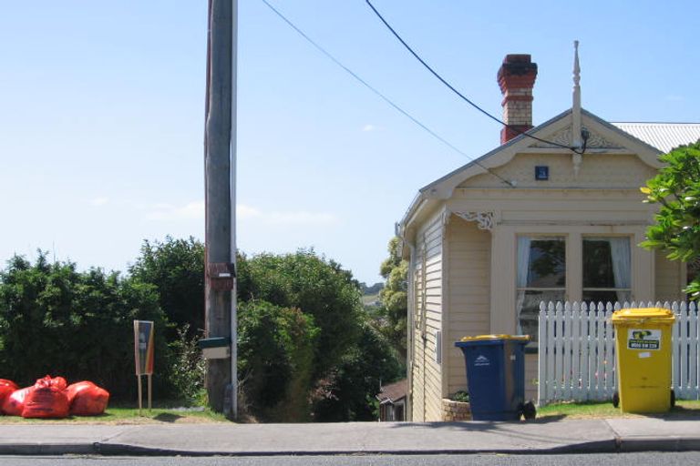 Photo of property in 2/53 Birkdale Road, Birkdale, Auckland, 0626