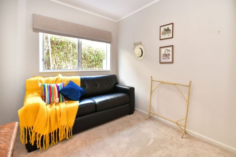 Photo of property in 1/34 Totara Road, Stanmore Bay, Whangaparaoa, 0932