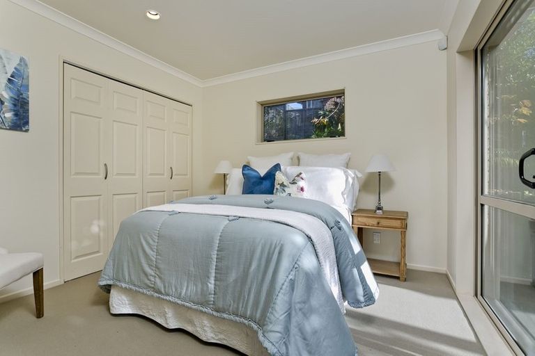 Photo of property in 2/11 Camelot Place, Glenfield, Auckland, 0629