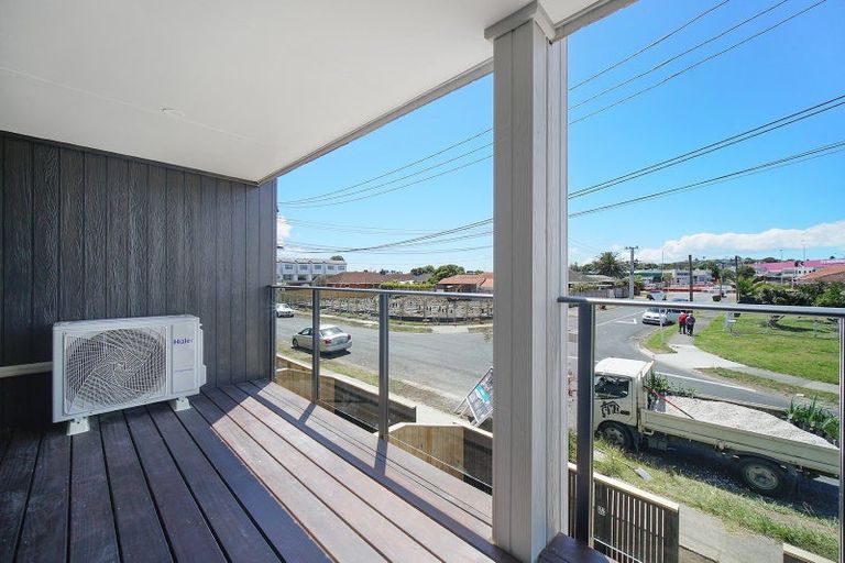 Photo of property in 2/26 Dale Crescent, Pakuranga, Auckland, 2010