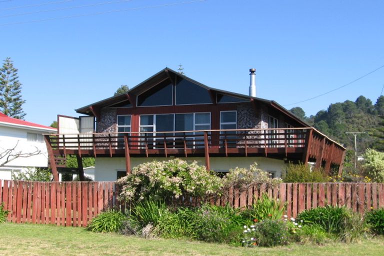 Photo of property in 9 Marine Parade, Cooks Beach, Whitianga, 3591
