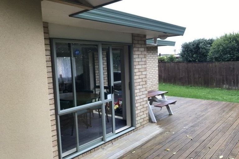 Photo of property in 31a Flanshaw Road, Te Atatu South, Auckland, 0610