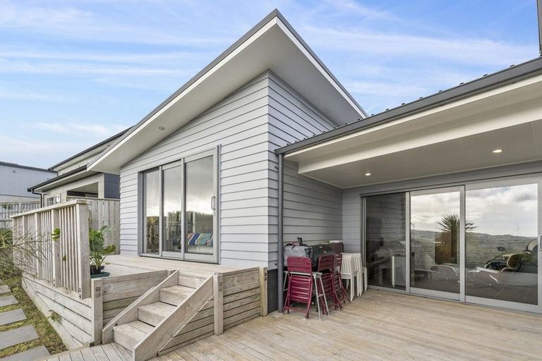 Photo of property in 85 Endeavour Drive, Whitby, Porirua, 5024