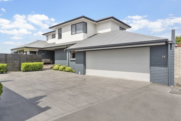 Photo of property in 16 Minchin Crescent, St Andrews, Hamilton, 3200