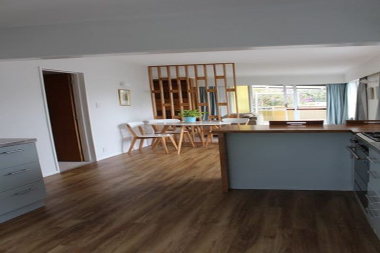 Photo of property in 28 Weka Road, Raumati Beach, Paraparaumu, 5032