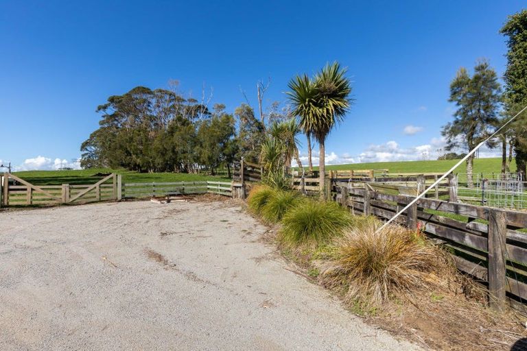 Photo of property in 201 Egmont Road, Hillsborough, New Plymouth, 4372