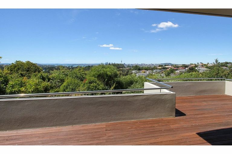 Photo of property in 42 Onetaunga Road, Chatswood, Auckland, 0626