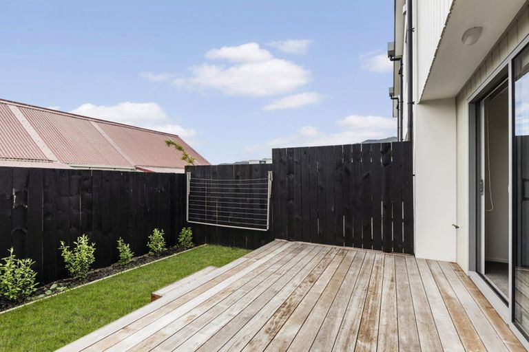 Photo of property in 8/15 Awamutu Grove, Waiwhetu, Lower Hutt, 5010