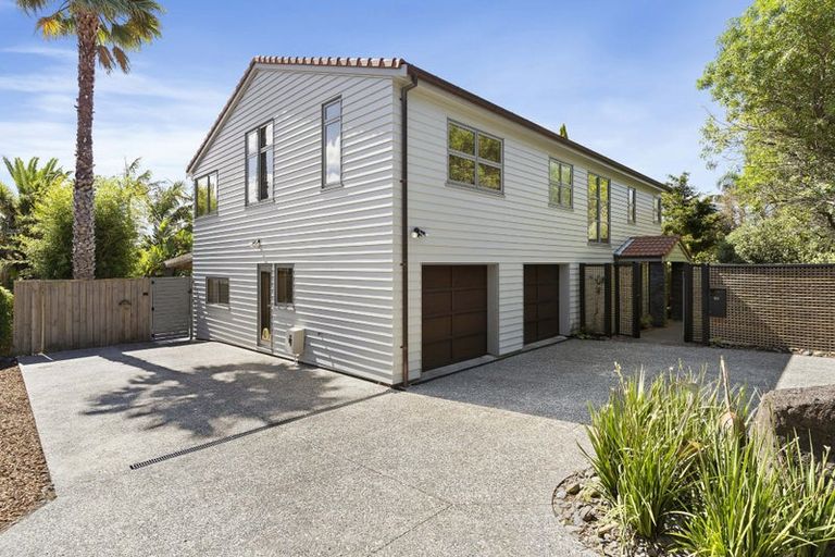 Photo of property in 98 Aberdeen Road, Campbells Bay, Auckland, 0620