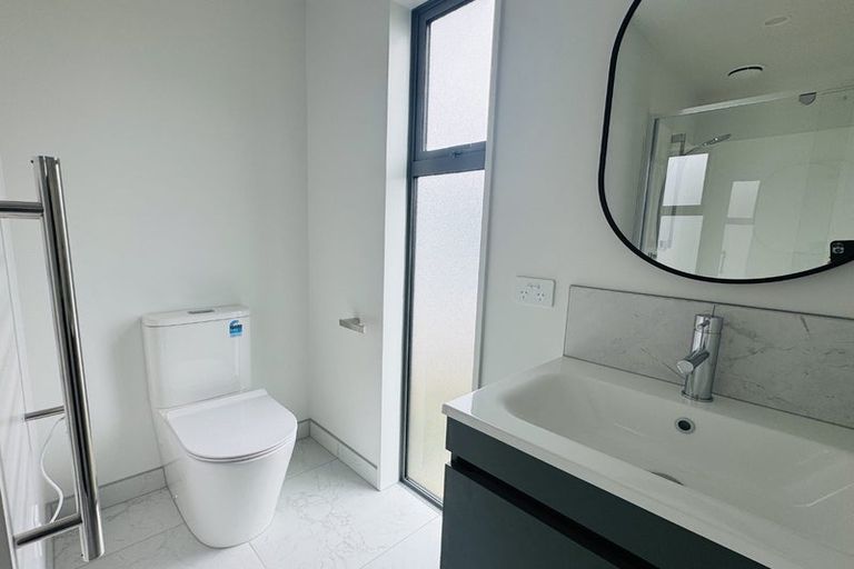 Photo of property in 1/65 Thackeray Place, Waltham, Christchurch, 8023