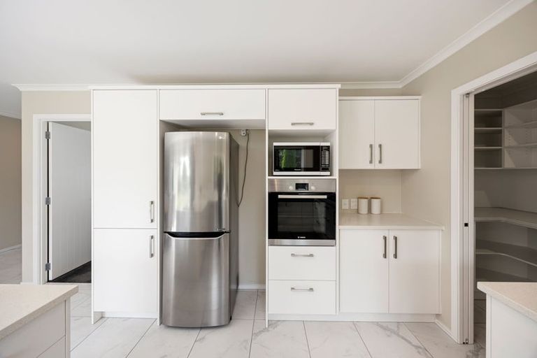 Photo of property in 16 Derwent Place, Flagstaff, Hamilton, 3210