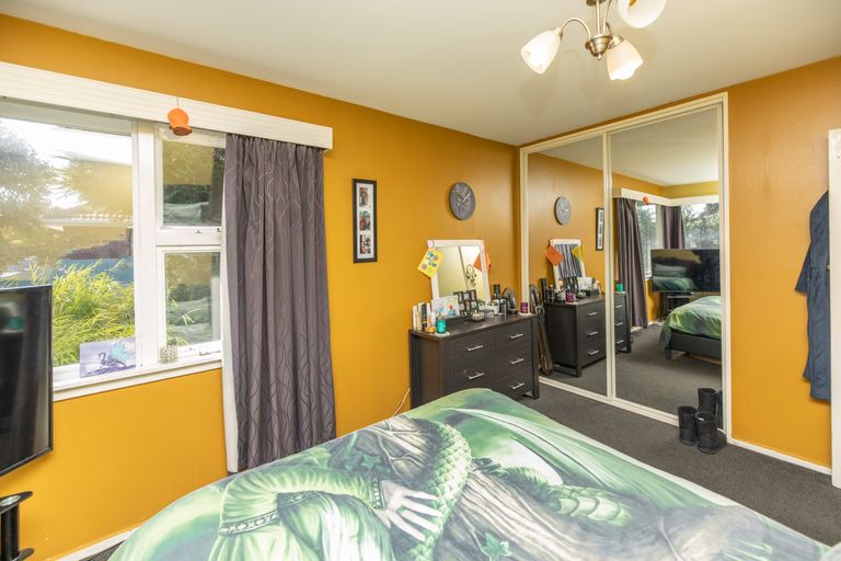 Photo of property in 11 Masham Road, Broomfield, Christchurch, 8042