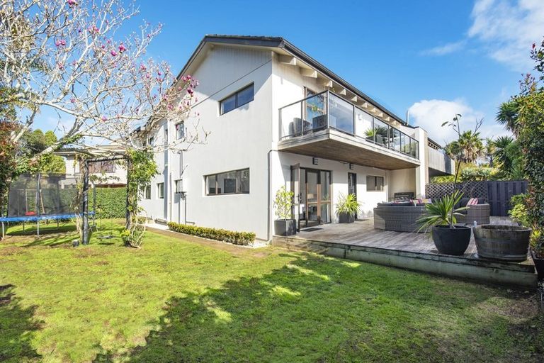 Photo of property in 2/13 Muritai Road, Milford, Auckland, 0620