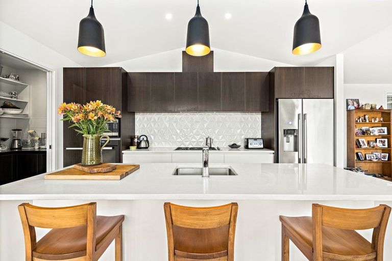 Photo of property in 16 Tamahunga Drive, Matakana, Warkworth, 0985