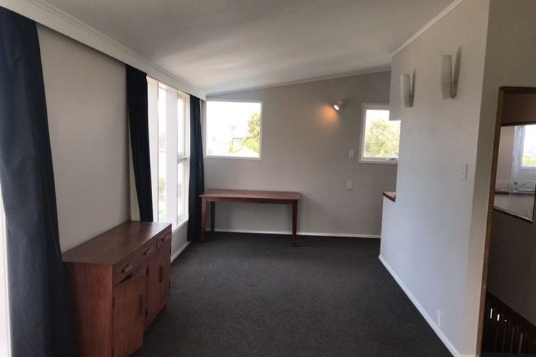 Photo of property in 34 Grove Road, Kelburn, Wellington, 6012