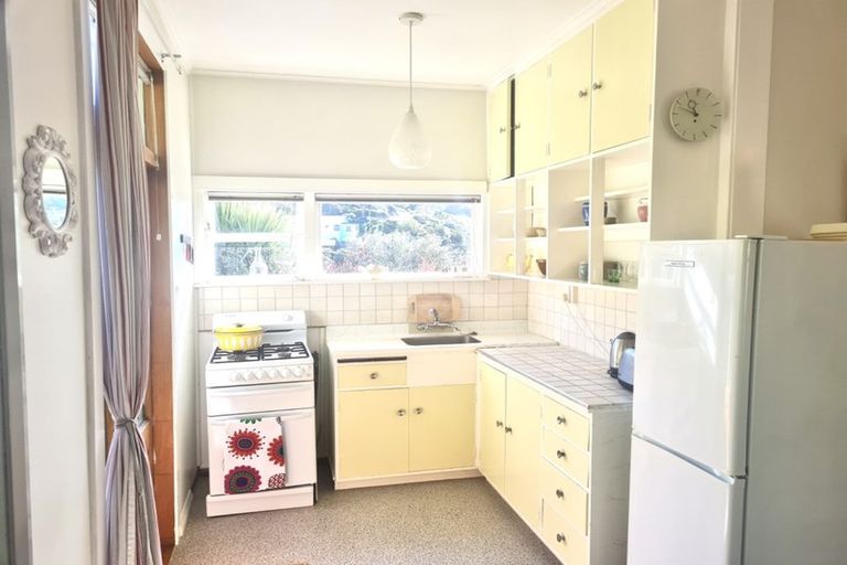 Photo of property in 11 Buckingham Street, Melrose, Wellington, 6023