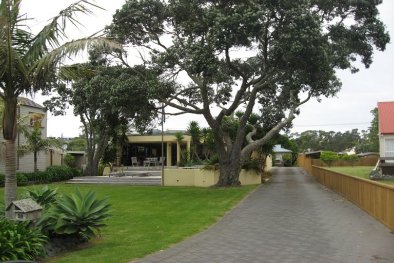 Photo of property in 2/51 The Esplanade, Manly, Whangaparaoa, 0930