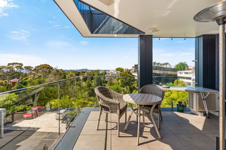 Photo of property in 6/270 Onewa Road, Birkenhead, Auckland, 0626