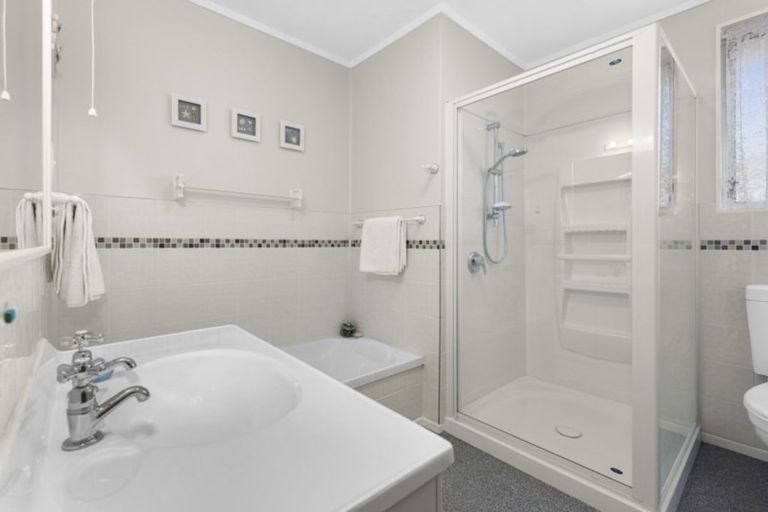 Photo of property in 90 California Drive, Totara Park, Upper Hutt, 5018