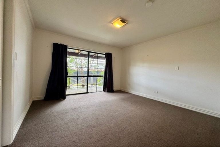 Photo of property in 16 Esther Street, Martinborough, 5711