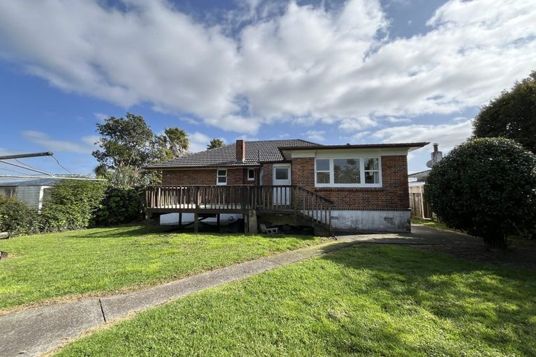 Photo of property in 57 Sylvan Crescent, Te Atatu South, Auckland, 0610