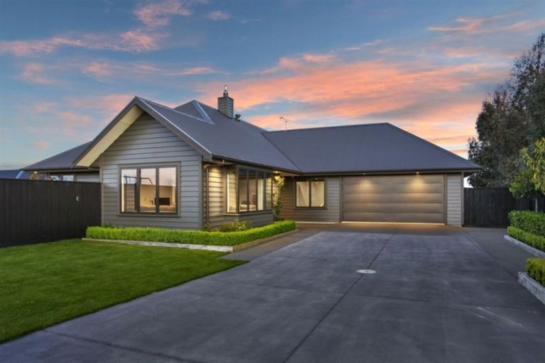 Photo of property in 10 Simms Lane, West Melton, 7618