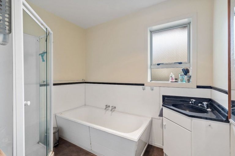 Photo of property in 16 Dunstan Crescent, Hornby, Christchurch, 8042