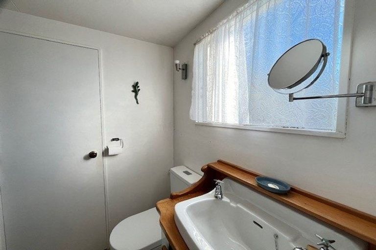 Photo of property in 8 Greenwich Street, Waihola, Milton, 9073