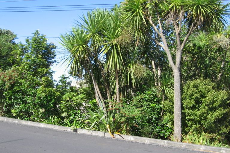 Photo of property in 83 Woodlands Crescent, Browns Bay, Auckland, 0630