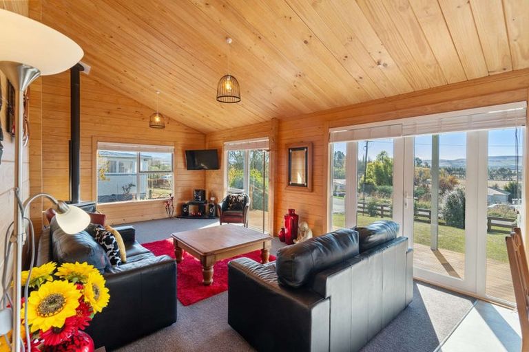 Photo of property in 21 Oxford Street, Waikari, 7420