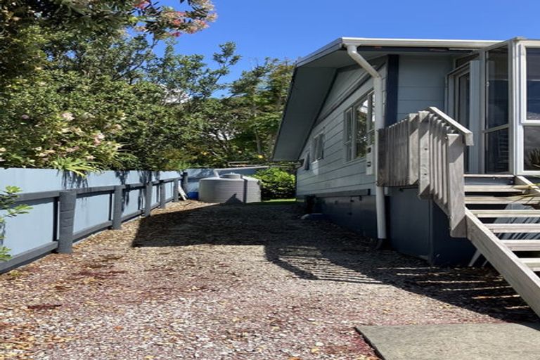 Photo of property in 43 Stratford Drive, Cable Bay, 0420